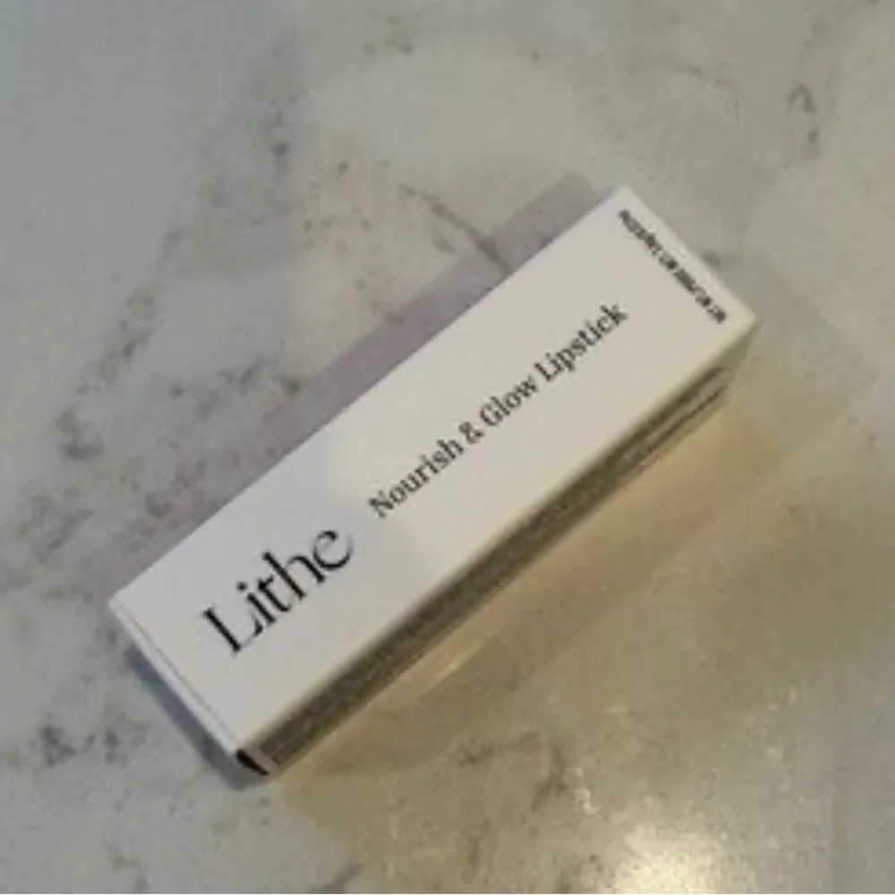 Nourish & Glow Lipstick in Peony